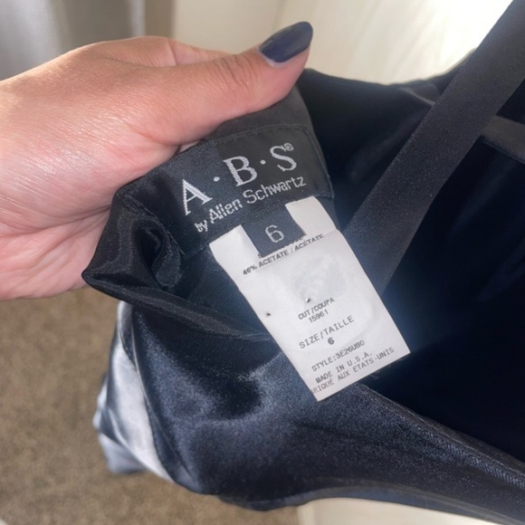 ABS Allen‎ Schwartz cocktail dress backless black size 6 - Picture 4 of 5